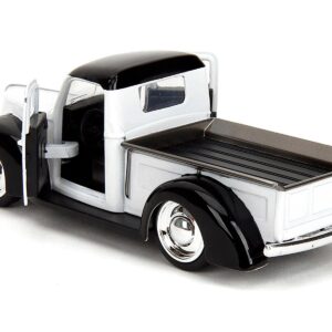 1941 Ford Pickup Truck "Mickey Mouse - Steamboat Willie" White and Black "Hollywood Rides" Series 1/32 Diecast Model Car by Jada