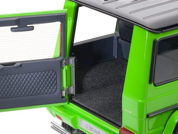 76315-4__31419 Mercedes Benz G500 4X4 2 Alien Green 1/18 Model Car by Autoart